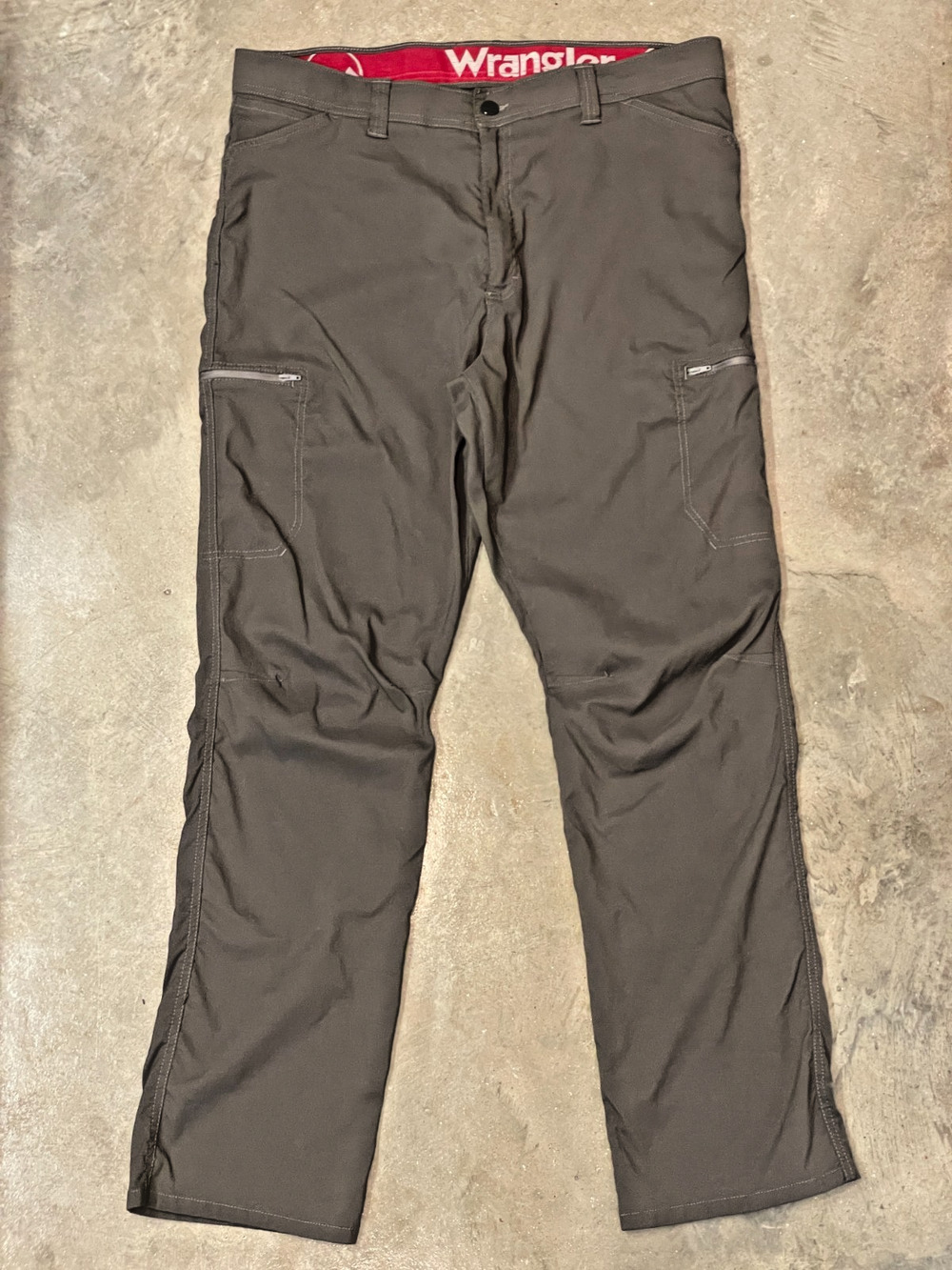 Wrangler ATG Cargo Pants Mens 38x32 Gray Stretch Utility Workwear Zip Pockets